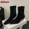 Mode Mode Niedriger Absatz Schuhe Flock Damen Knöchel Modern Stiefel Mit Schuhen Spitze Zehenpartie Damen Kurze Stiefeletten Reißverschlüsse Schuhe Damen Pumps