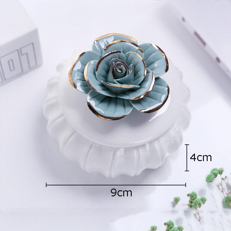 Gilded Flower Decorative Storage Tank Tea Canister Rose Flowers Ceramic Storage Jar and Lids Candy Pots Porcelain Candy Pots