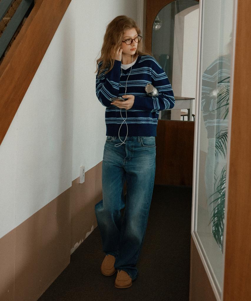 LETTER FROM MOON Brush Stripe V-Neck Knit (Navy)