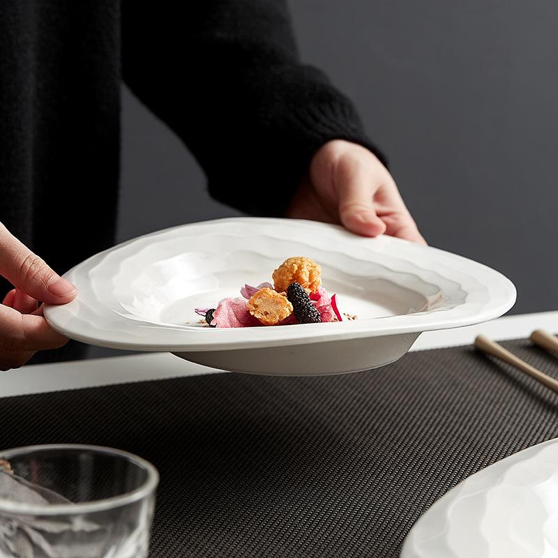 White Irregular Ceramic Plates High-end Hotel Dinner Plates Home Western Cuisine Pasta Dessert Plates Hotel Tableware Kitchen.