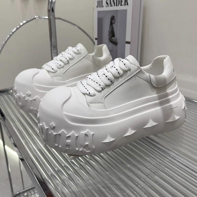 Leder-Shell-Kopf kleine weiße Schuhe Damen 2025 großer Kopf zum Schnüren Mode Brotschuhe Plateau Muffin auflösende lässige einzelne Schuhe