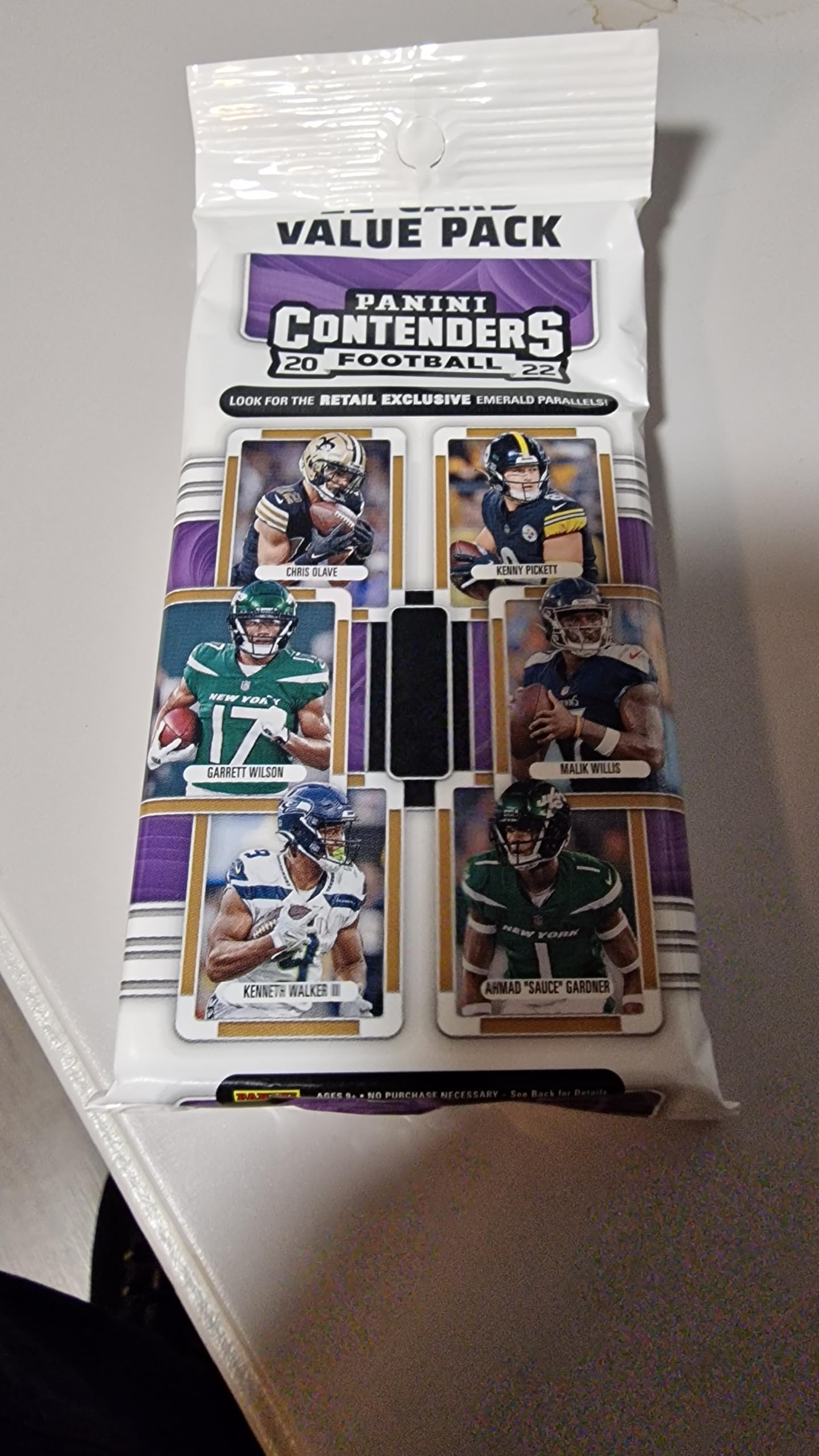 

Набір колекційних карток Panini Contenders Football NFL Jumbo Cello 2022 року, 22 шт.