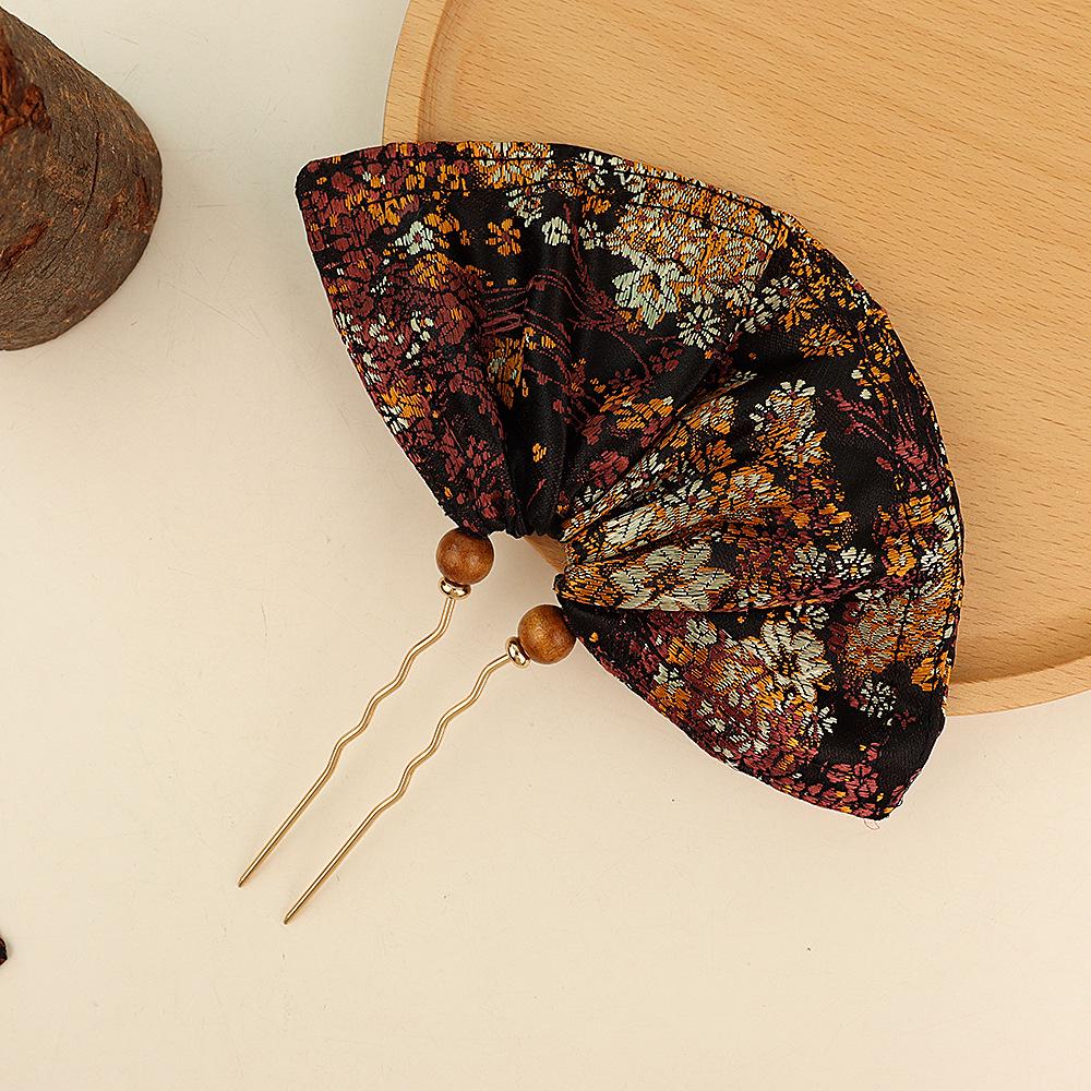

Elegant Red Embroidered Brocade Hairpin - Traditional Hanfu Headwear