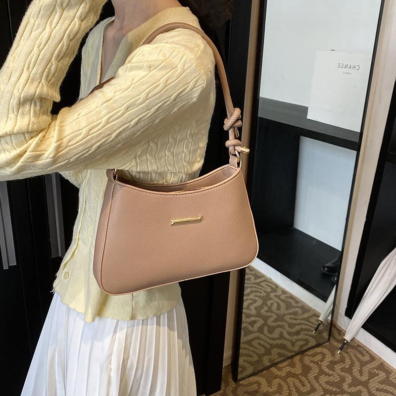 Trendy 2024 Autumn Season Stylish High-quality Women's Moon Bag With Elegant Design