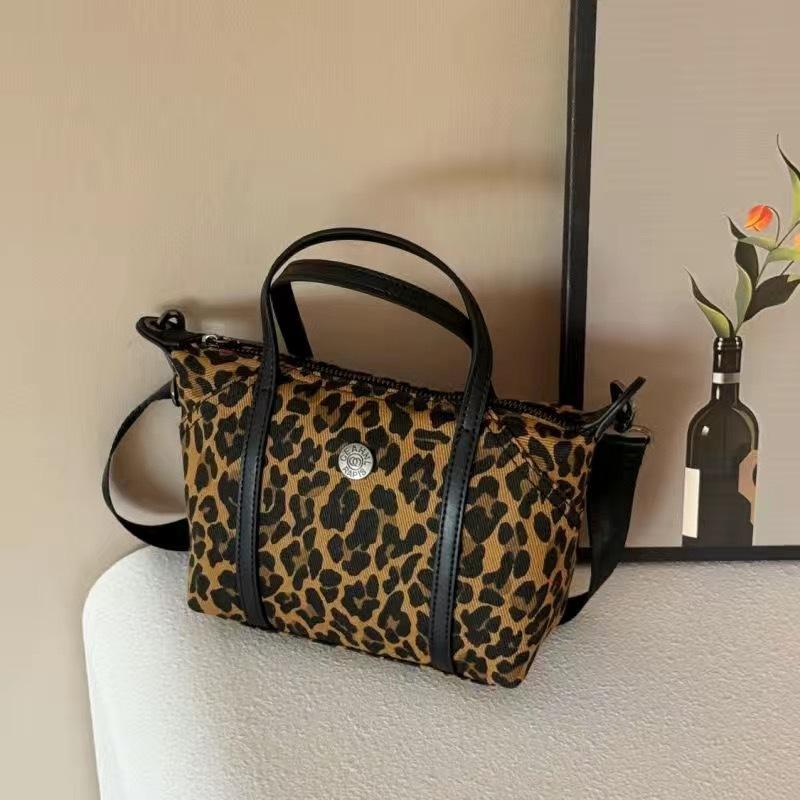 

HB2024 нова сумка сумка-пельмень жіноча на плече ручна сумка-месенджер модна водонепроникна сумка для мобільного телефону універсальна леопард друку кольору