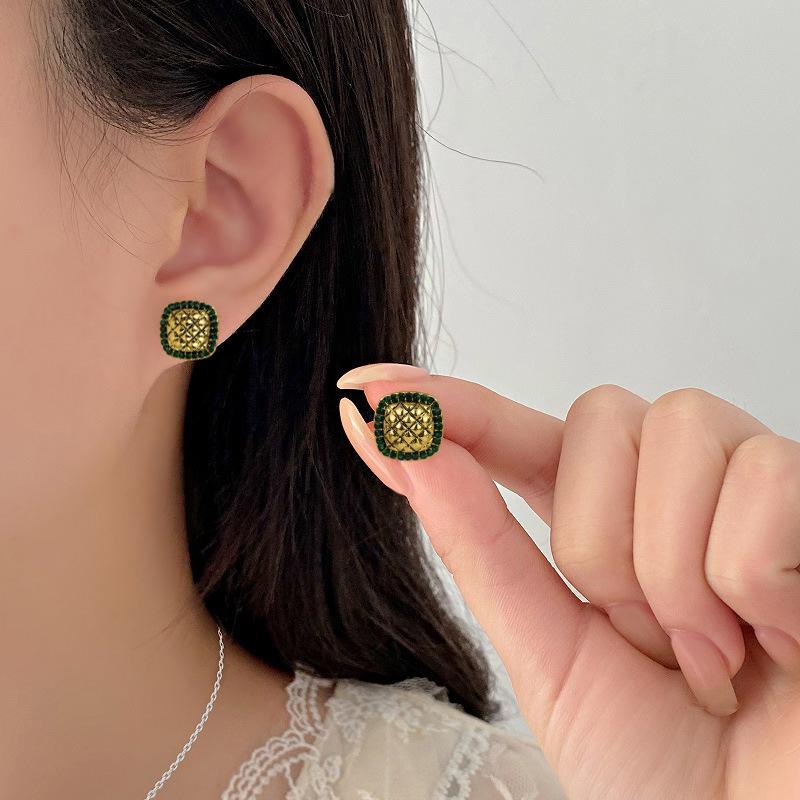 Elegante Klee Argyle Diamant Ohrstecker: Luxuriöses, hochwertiges Silver Needle Design für Damen