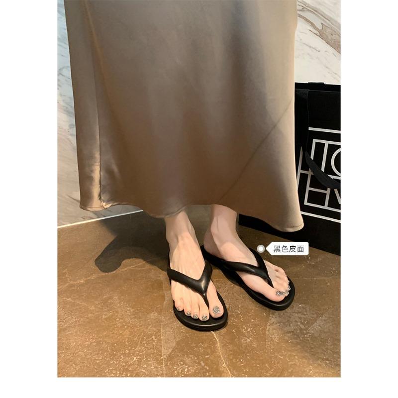 ~ Minimalist toe beach vacation fashionable contrasting color versatile flip-flops women wear summer