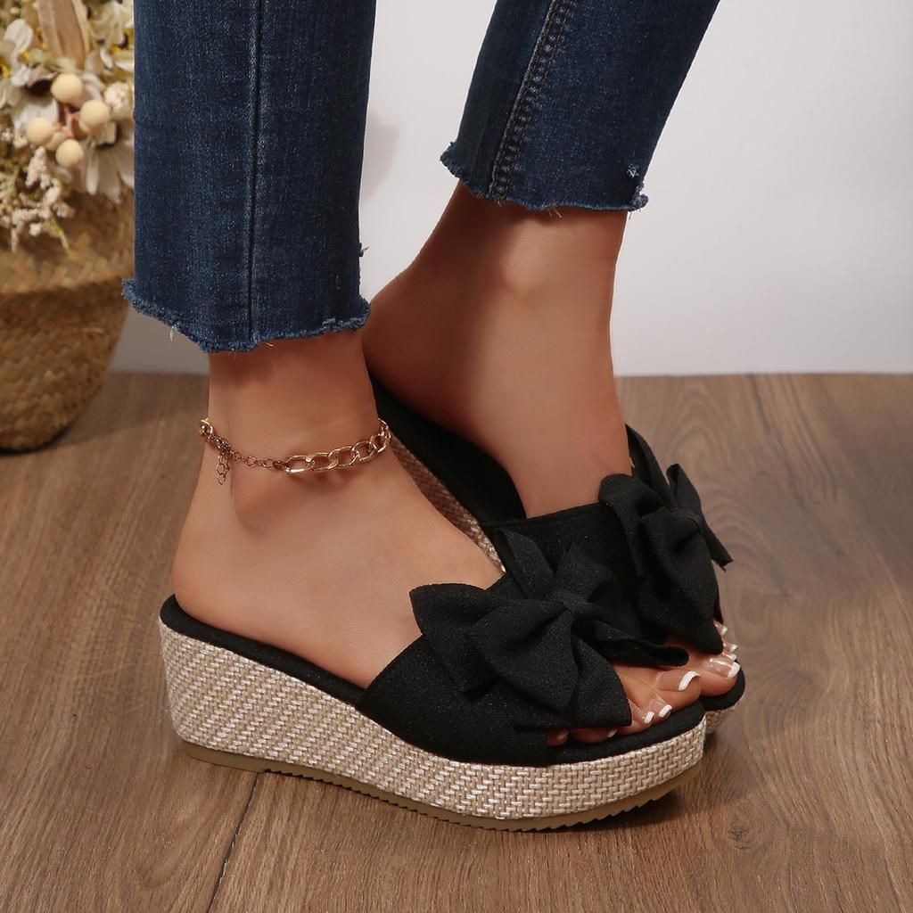 Slippers women's summer non-slip 2025 new thick-soled outer wear beach outdoor one-word flower Korean version high heels heightening shoes