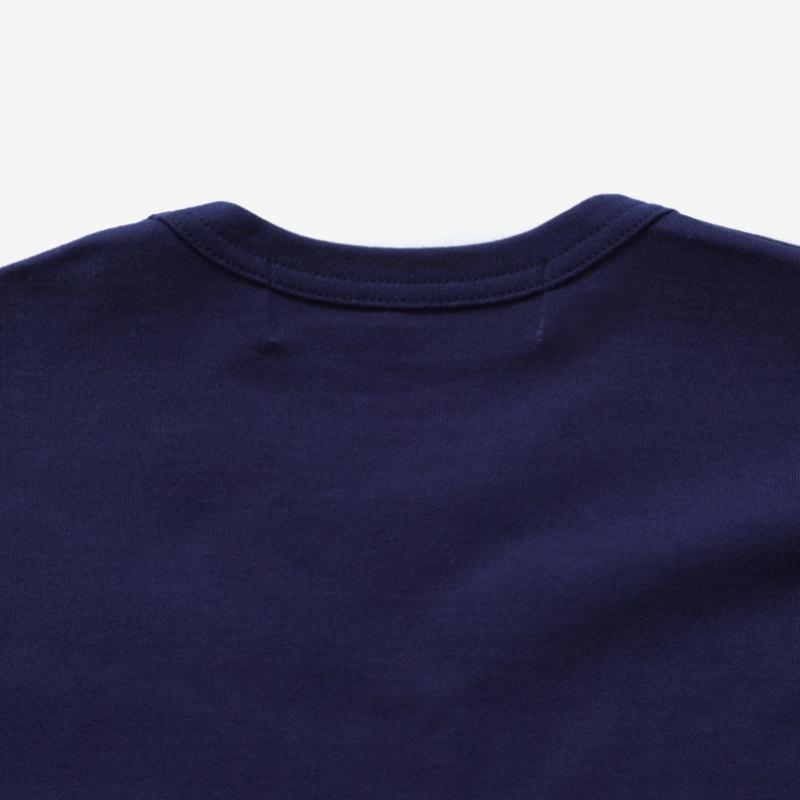 Comme Des Gar Ons Play Gold HearT PaTch Unisex T shirT Ax T216 051