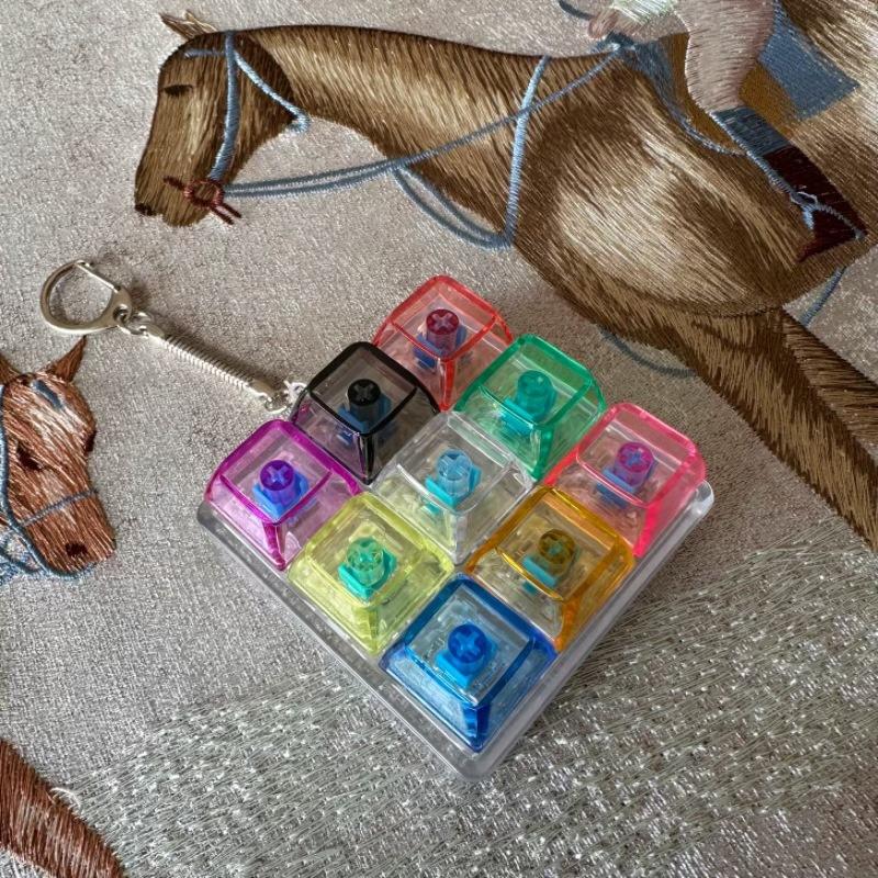 9 Keys Keyboard Keycaps Keychain Fidget Toy Anti-Anxiety Point Keycaps Party Stress Relief Diy Keycaps Toy Keyboard Caps