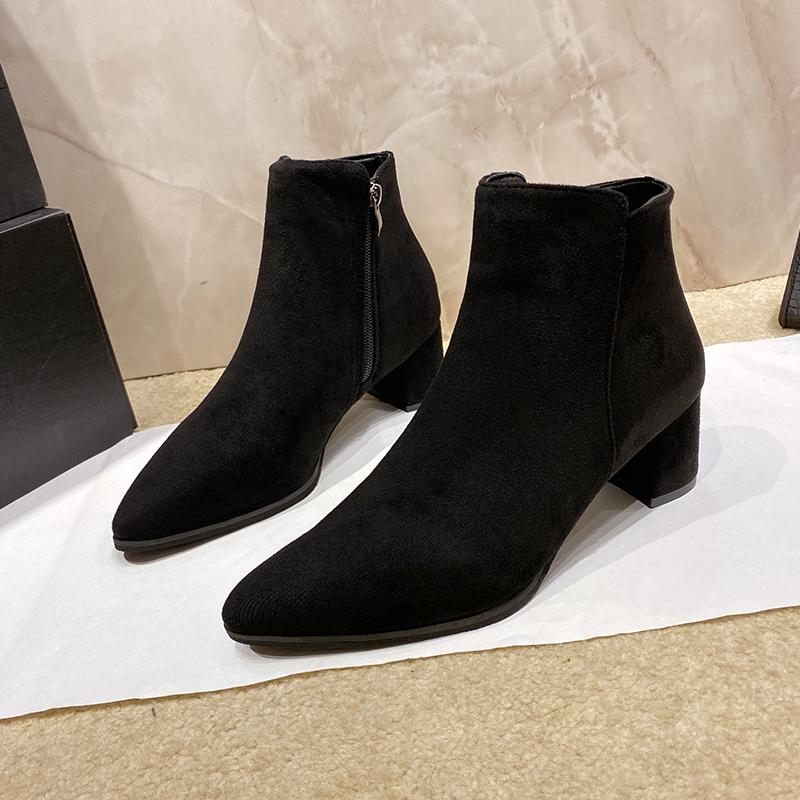 Modă de iarnă 2024 Simplu Piele Culoare solidă Vârf ascuțit Fermoar lateral Versatil Cizme goale Cizme scurte confortabile pentru femei