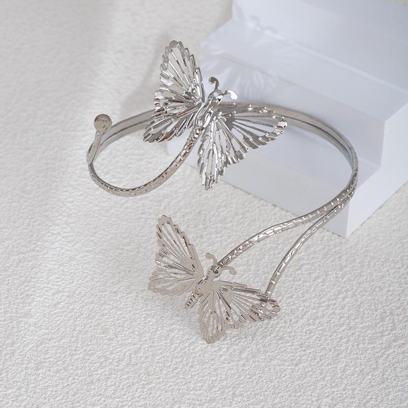 

Exaggerated Metal Wind Arm Ring Trendy Fashion Flower Leaf Bracelet Women S Diamond Retractable Arm Bracelet High-End Bracelet