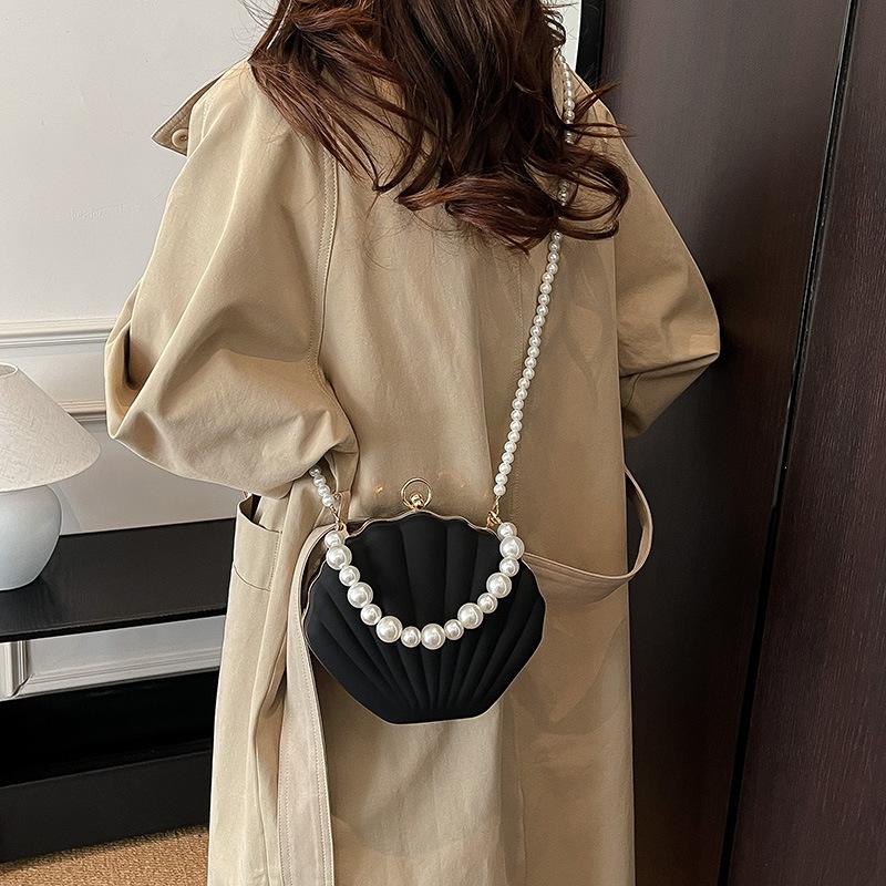 Evening Bags for Women Transparent Shell Bag Clutch Box Handbags Pearl Chain Crossbody Bag Acrylic Purse Shoulder Bag