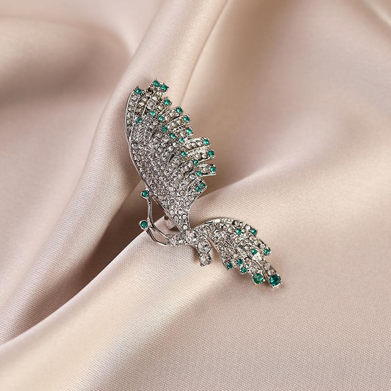 High-end Butterfly Brooch with A Sense of Sophistication and Light Luxury, Elegant and Refined Brooch