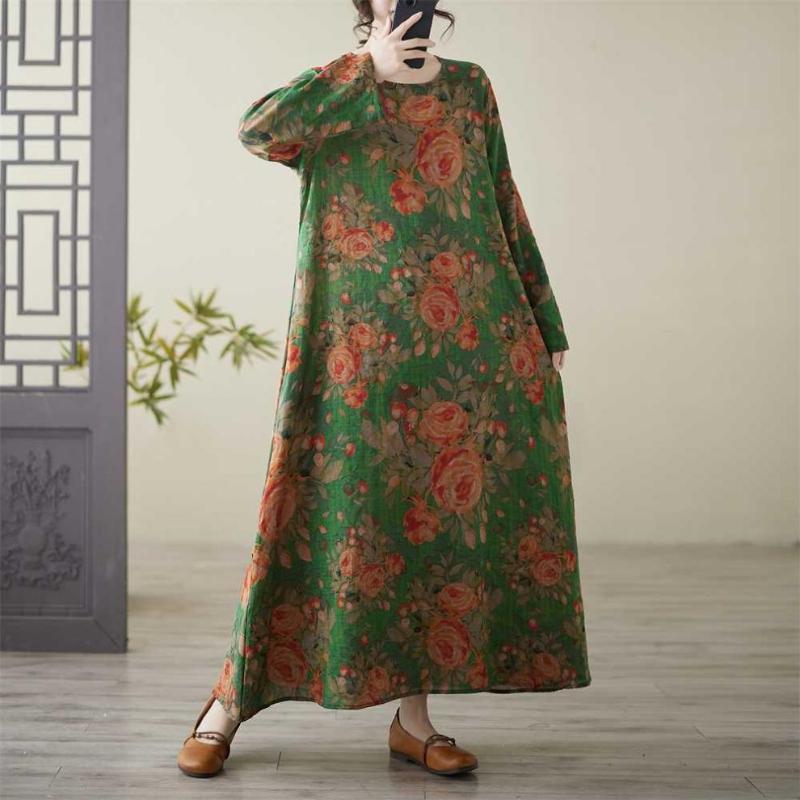Round-neck Large-sized Long-sleeved Vacation Dress
