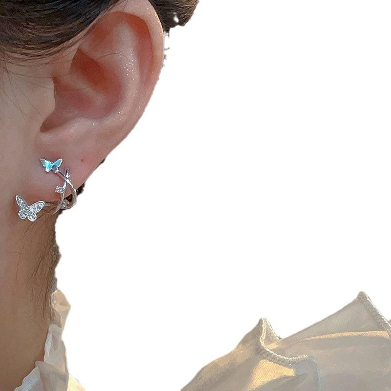 

Изысканные, свежие, серьги-бабочки в новогодней моде, легкая роскошь и высокий класс