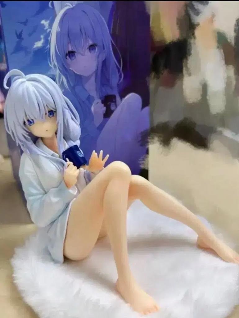 Beautiful girl figures Used