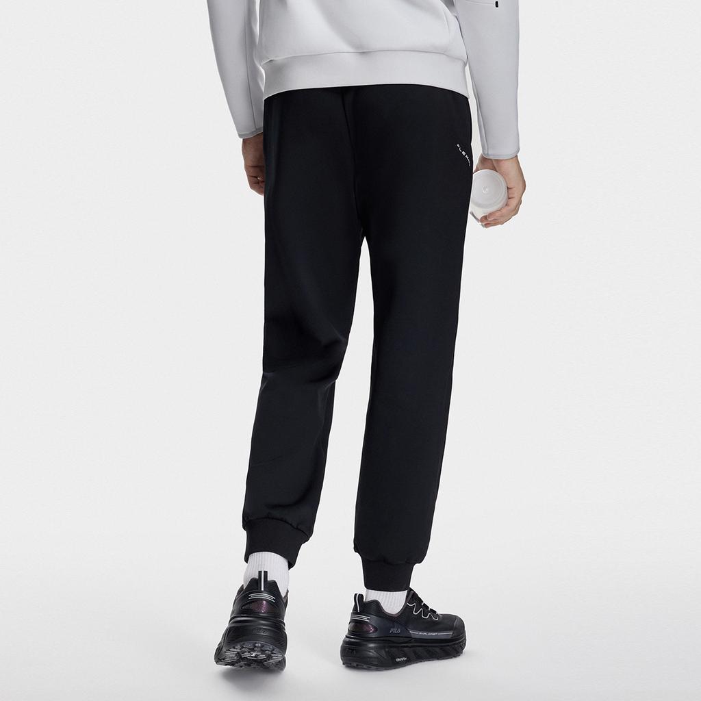 FILA Solid Color Elastic Cuffed Knitted Sports Pants Men bottoms Deep-Black A11M341605F-BK