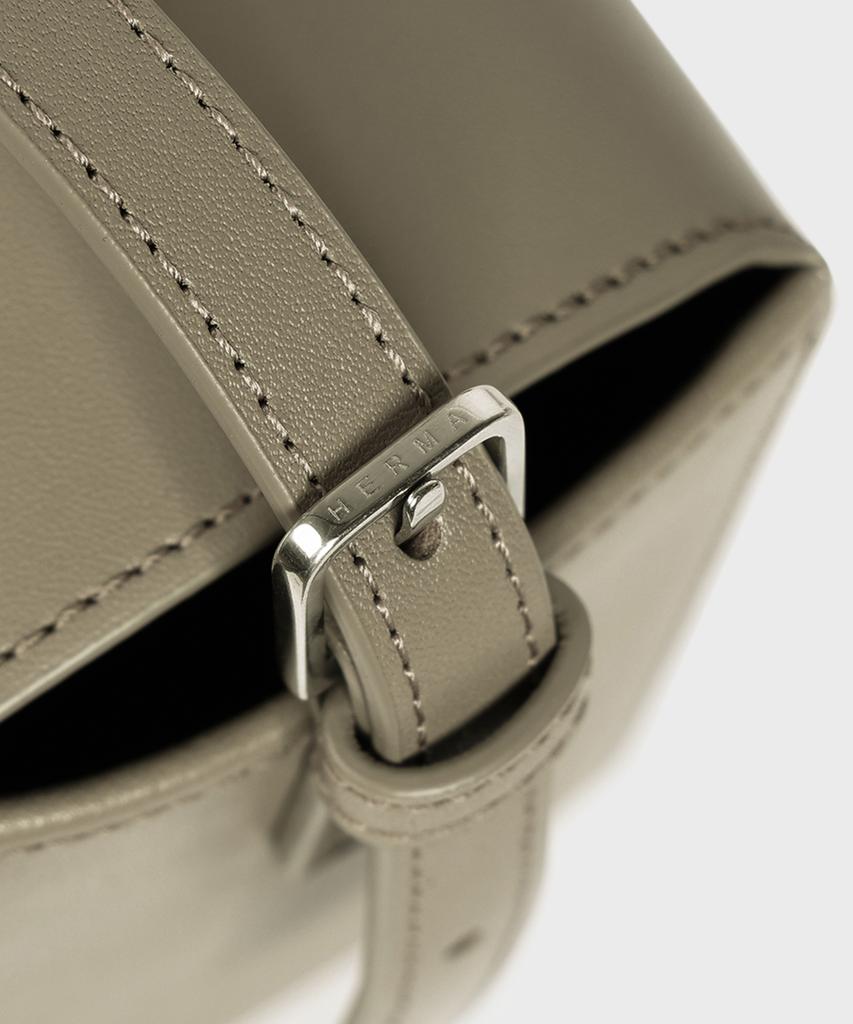 Herma Recta Convertible Shoulder Bag Ecru