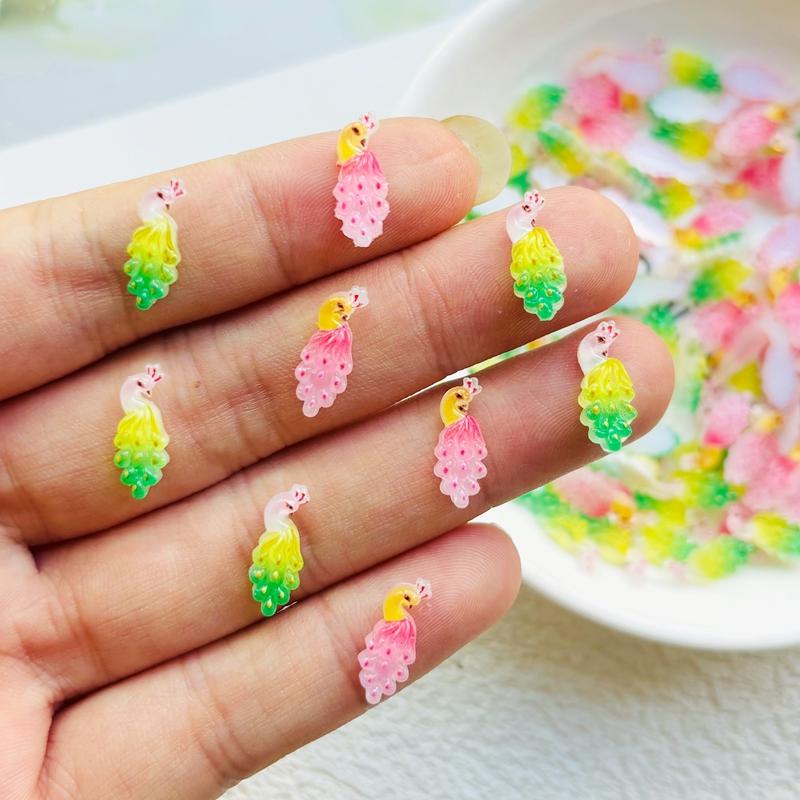 50 Pezzi Nuovo Carino Mini Resina Cartone Animato Animale Pavone Flatback Ornamento Fai da Te Creazione Gioielli Manicure Accessori per Capelli A43