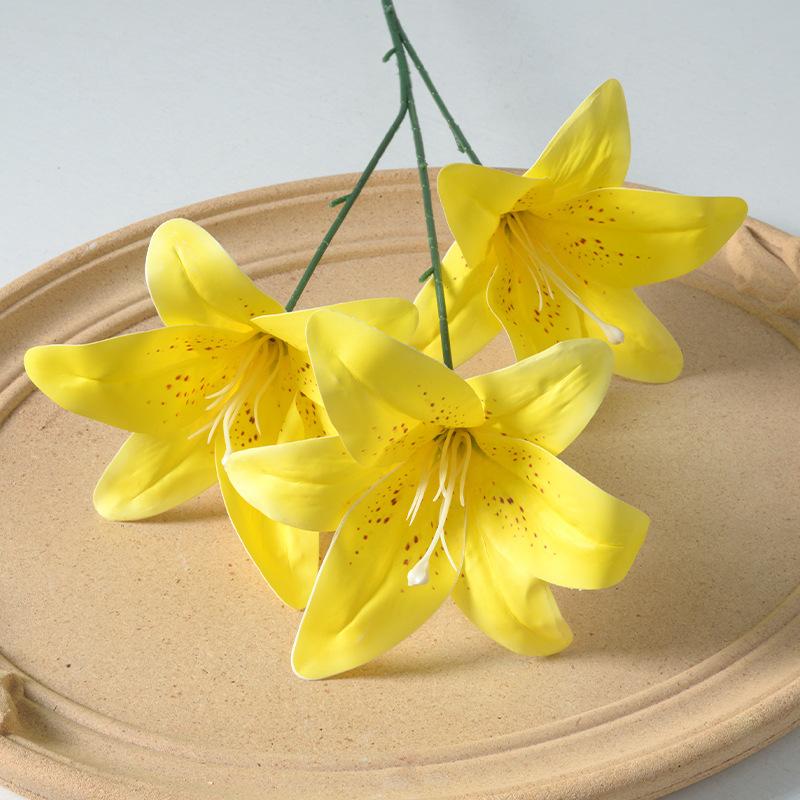 

3D Lily Wedding Hall Decoration Flower Wall Fake Flowers Photo Props Three Head Adhesive Tape Simulation Decoration Home Vase 3pcs жёлтый