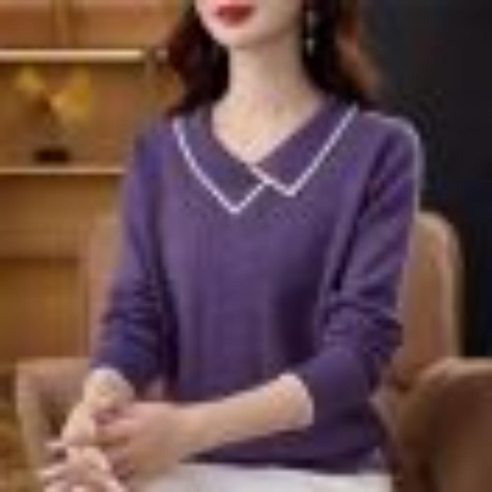A New Stylish Loose Knitted Sweater As A Base Layer, A Baby Collar Sweater, and A Lapel Top for Women in Autumn and Winter