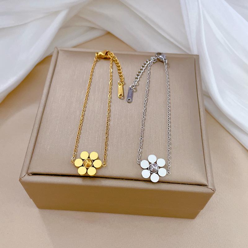 Titanium Steel Dongmen Personalized Round Bead Six-Valve Flower Chain Bracelet Female Retro Girlfriend