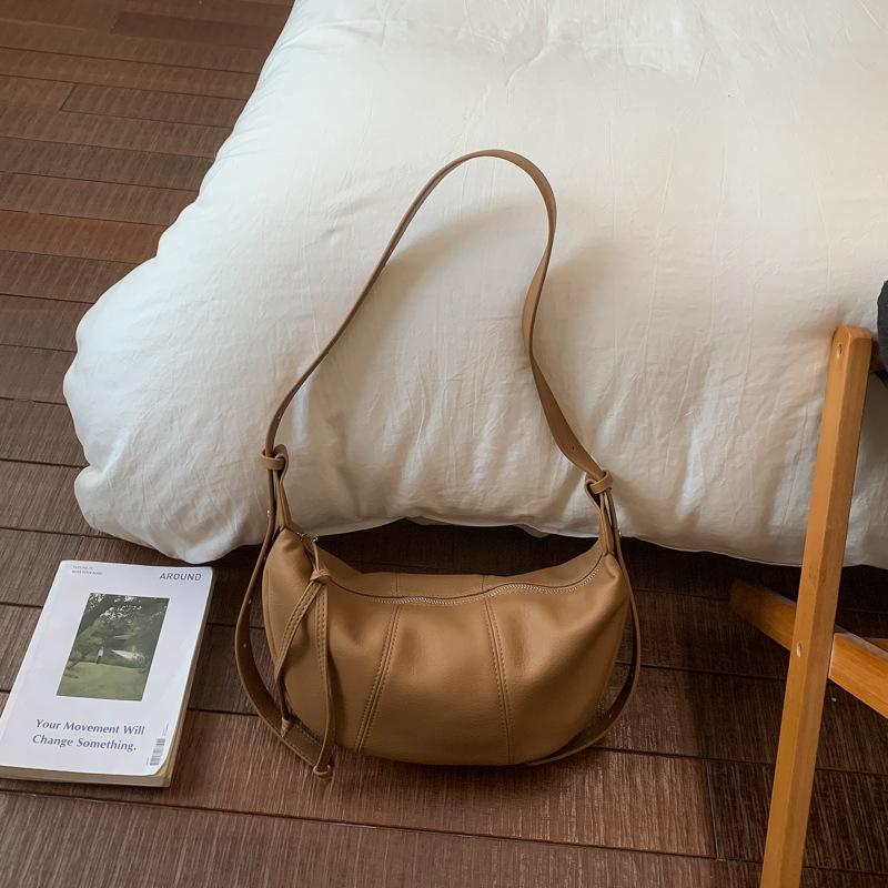 Minimalist Crossbody Bag for Women Soft Leather Shoulder Bag Zip Closure Trendy Hobo Style Handbag