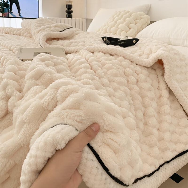 LISM Winter Golden Velvet Single Layer Blanket