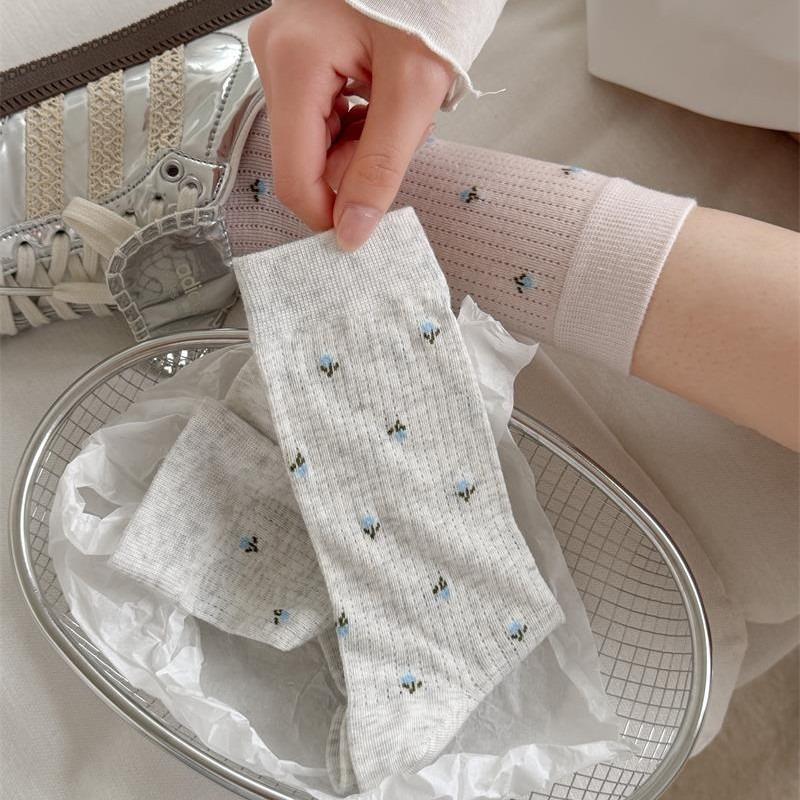 2 Pairs of Thin Mesh Small Floral Country-style Women's Mid-length Cotton Socks with Breathable Layers