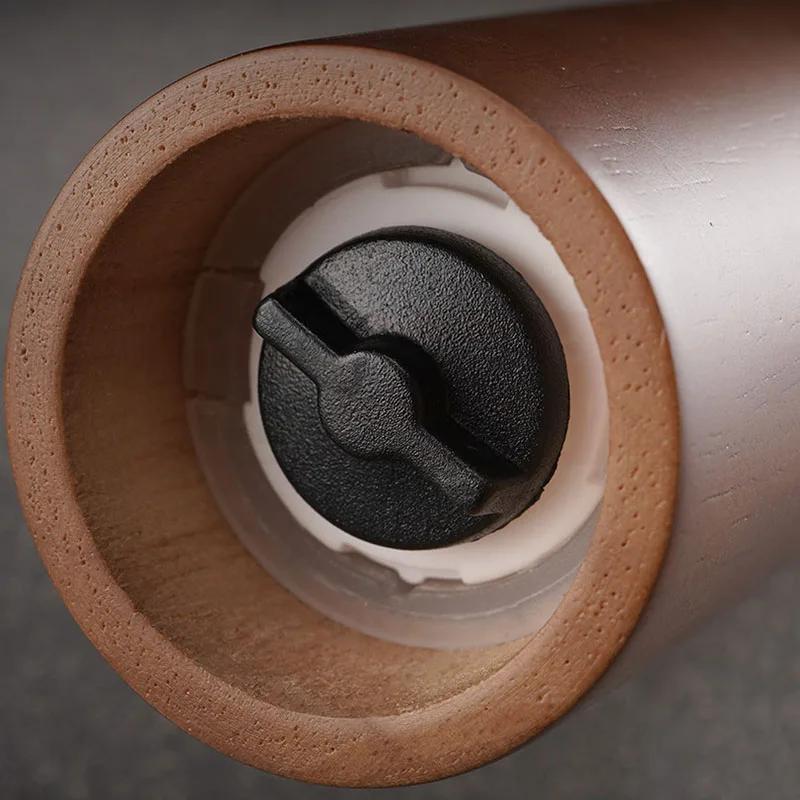 Dřevěný mlýnek na sůl a pepř Dřevěné mlýnky, přesné mechanismy Gourmet a prémiová mořská sůl a pepř