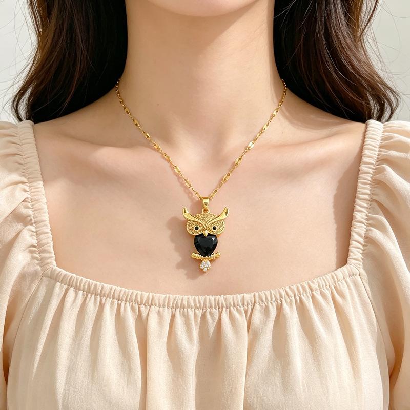 Female Versatile Owl Personality Necklace