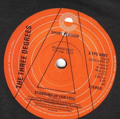 7inch Record THREE DEGREES - Standing Up For Love SEPC4992PROMO Epic 1977 UK Soul/Funk Used