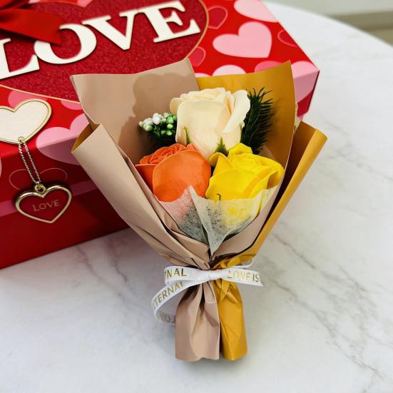 Bukiet ze sztucznych kwiatów dla kobiet Sztuczny bukiet z wiecznych róż na Walentynki Dzień Matki Boże Narodzenie Prezent urodzinowy