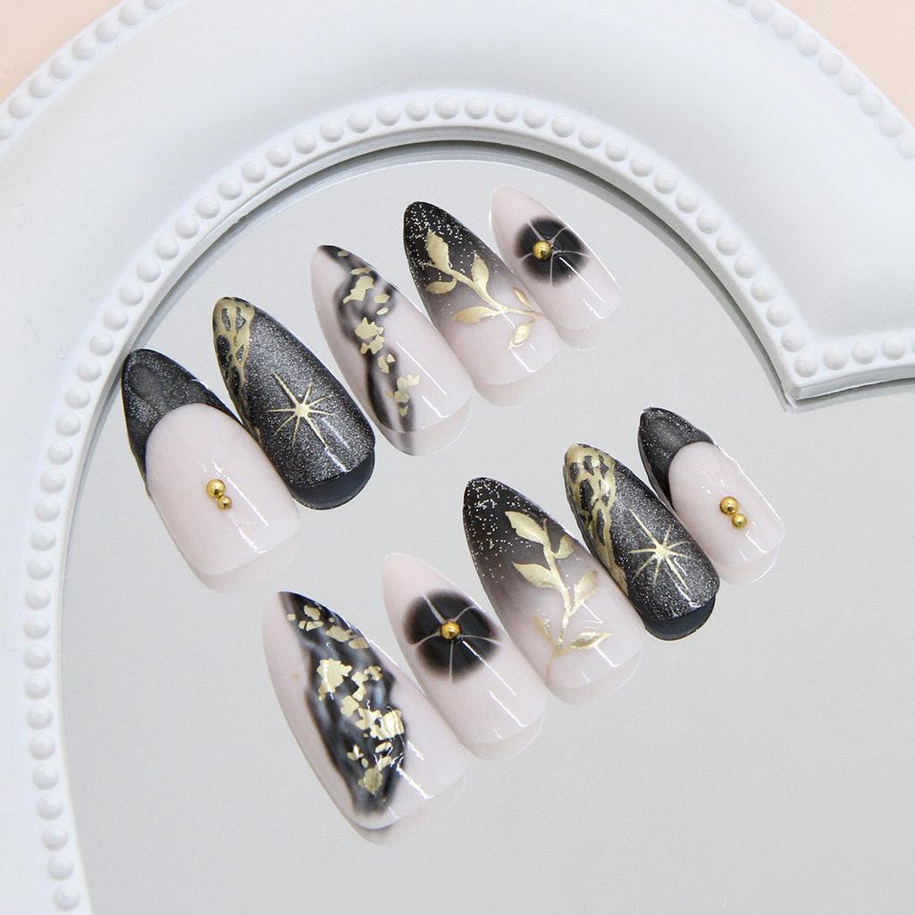 Three-dimensional cat's eye gilt star French shell pattern fashionable sweet and cool ins wind removable manicure 24 pieces