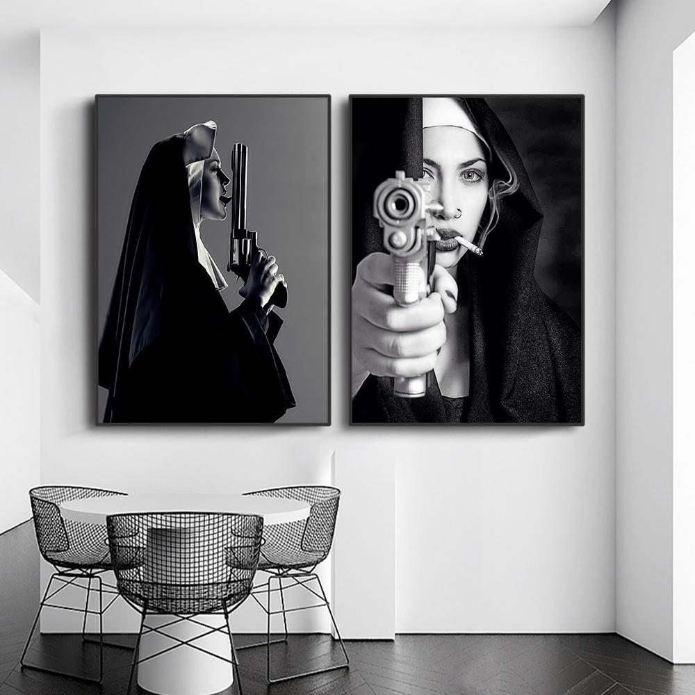 Suore nude sexy con pistole grandi Arte da parete Pittura su tela Moderna Stampa poster di film in bianco e nero Immagine per l'arredamento del soggiorno