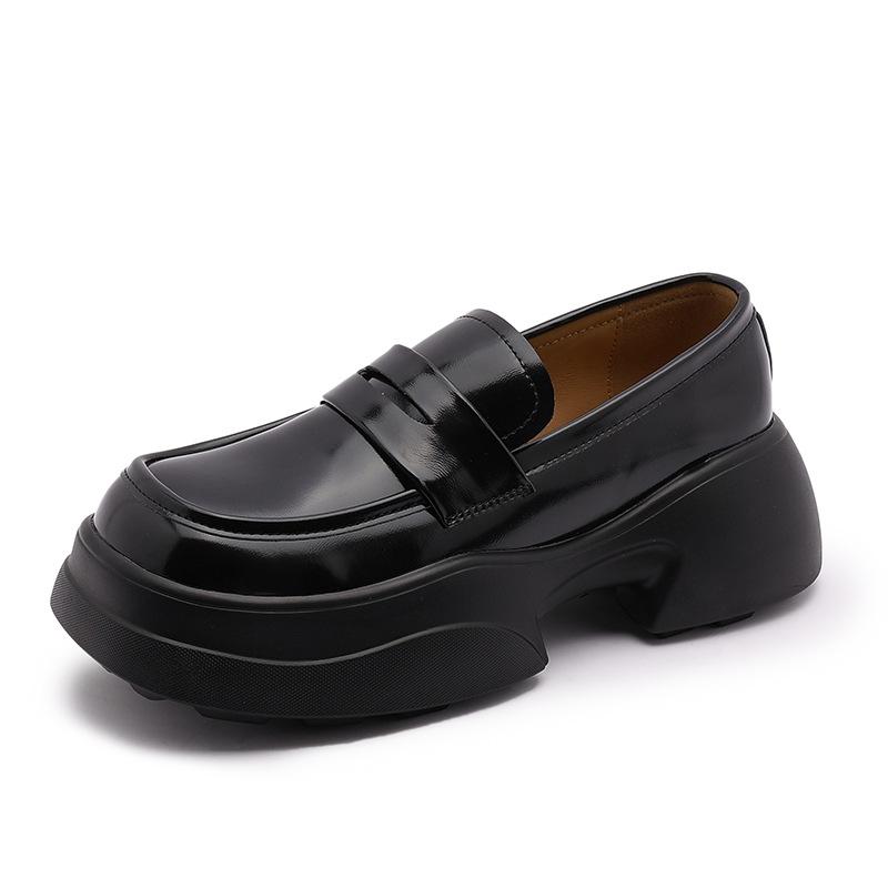 

Leather loafers women s 2025 autumn new square head single shoes women s shoes thick soles increase height British style small leather shoes women 35