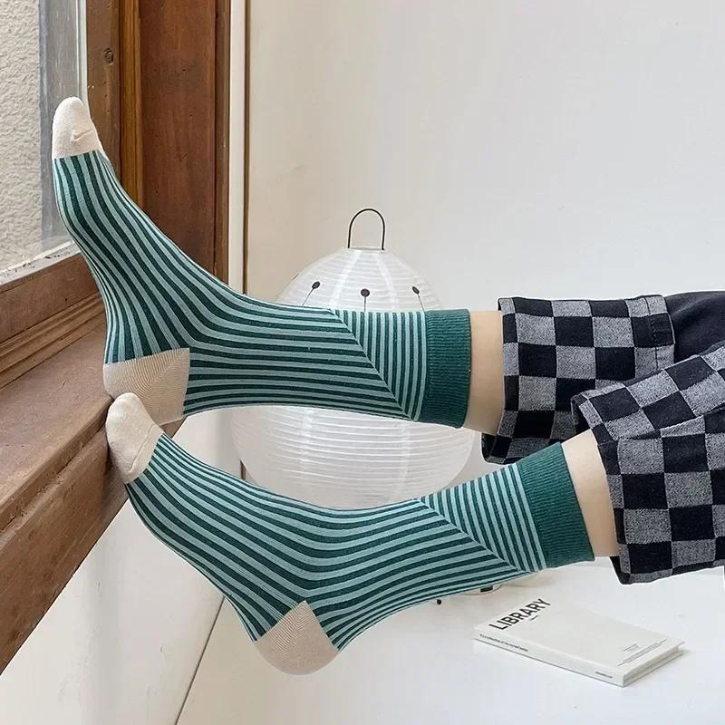 Multicolor Striped Casual Women Socks Korean Fashion Retro Harajuku Woman Socks College Style Cotton Girls Students Crew Socks