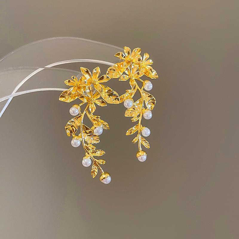 

Серьги с бахромой из жемчуга в виде цветка и листа, с холодным ветром, легкая роскошь, высокое чувство, изысканные серьги-гвоздики, нишевые преувеличенные серьги