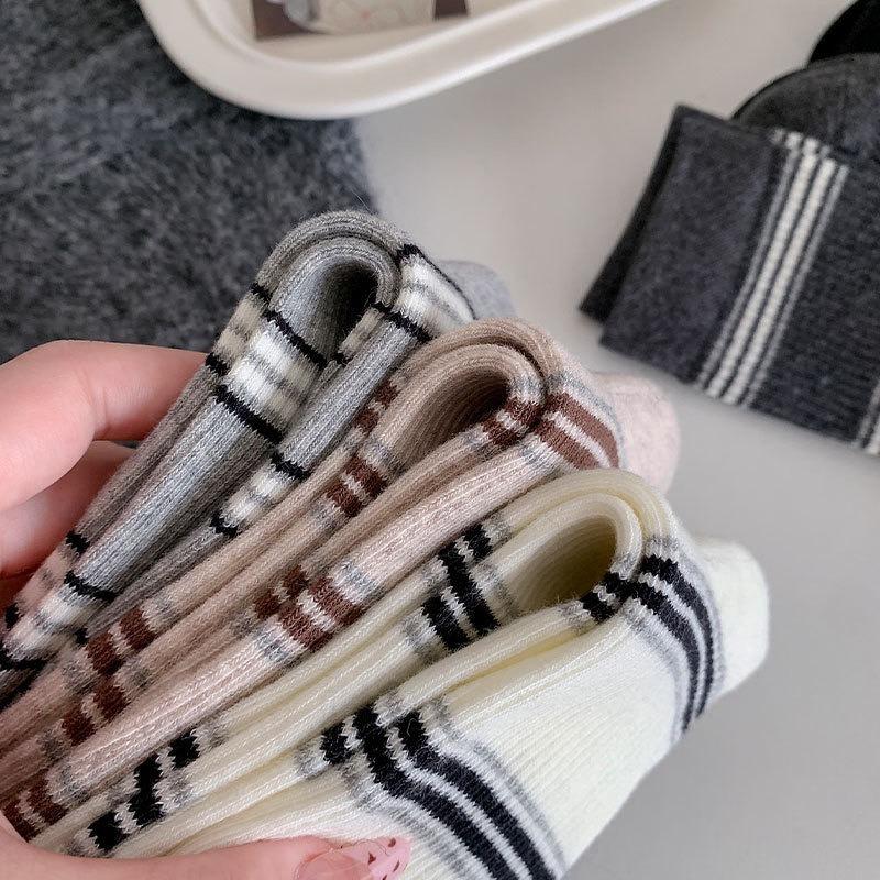 Women's Striped Simple Autumn and Winter Sporty Cotton Socks, Black and White Long Socks, Trendy, Slightly Pressed, Versatile School Mid-calf Socks