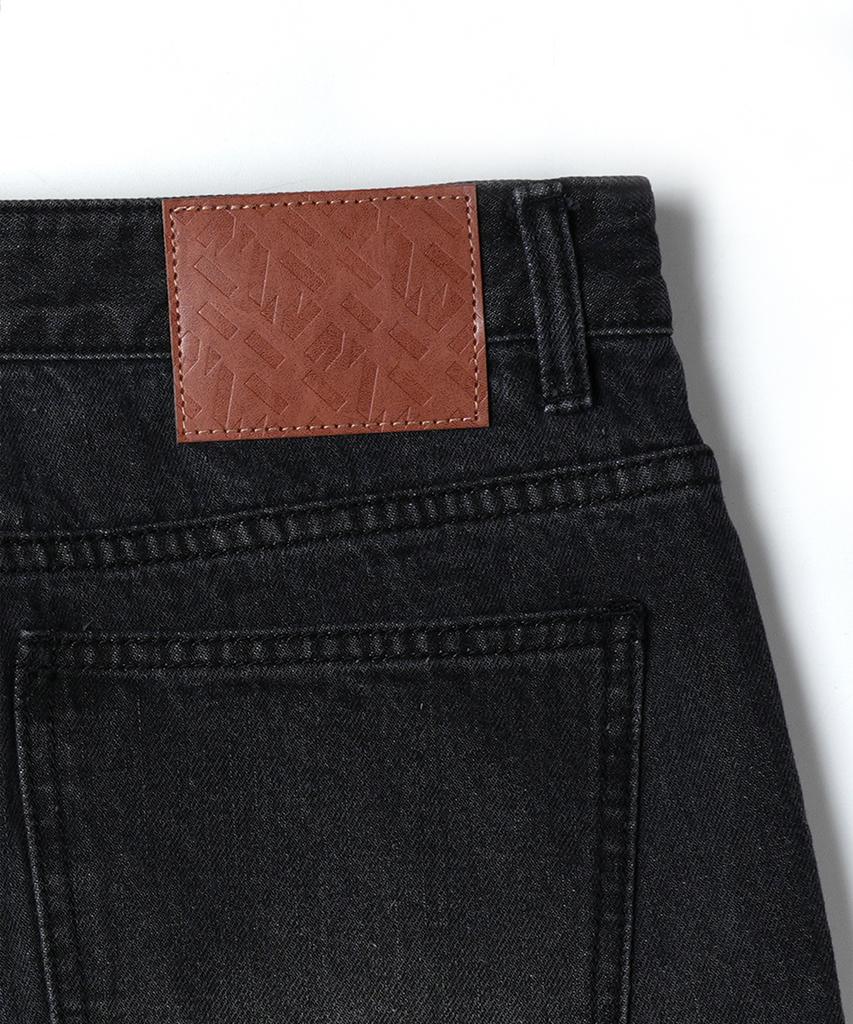 ESN Washed Single-Pleat Tapered Denim Black