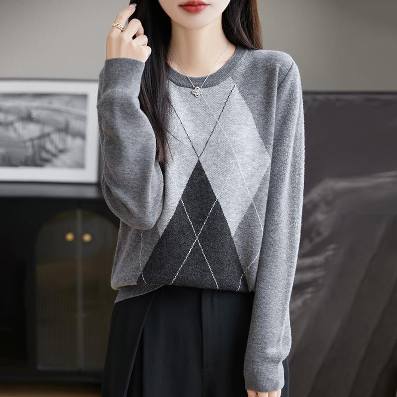 2024 Women's Diamond Pattern Wool Knit Sweater - Round Neck Base Layer for Autumn & Winter