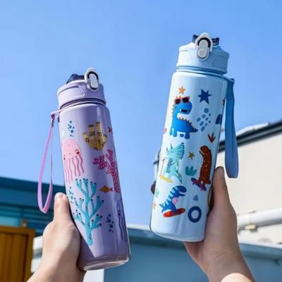 750ml Dinosaurier-Wasserflasche Für Kinder Trinkbecher Mit Silikon-Strohhalm Auslaufsichere Plastik-Wasserflaschen Sommer Kinder-Wasserbecher