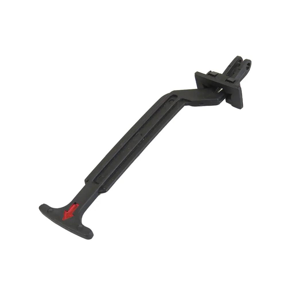 Plastic Capotă Eliberare Capotă Tijă Blocare Zăvor Mânere Negre Clipsuri Produse Auto 3B0823593 pentru Volkswage Passat B5 / B5.5 1998-2004