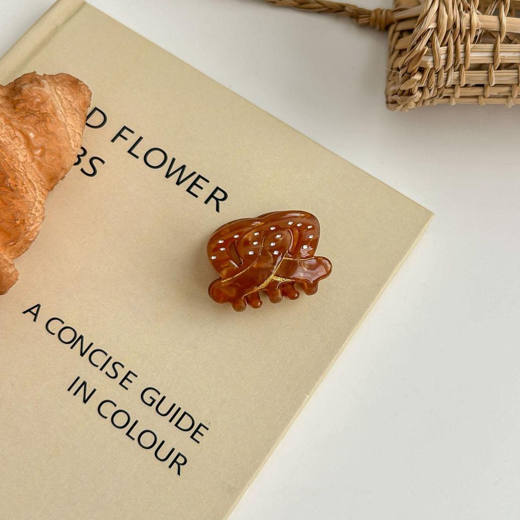 Butterfly Ring Acetate Hair Claw Clip - Retro Croissant Style (Zhou Yutong Inspired)