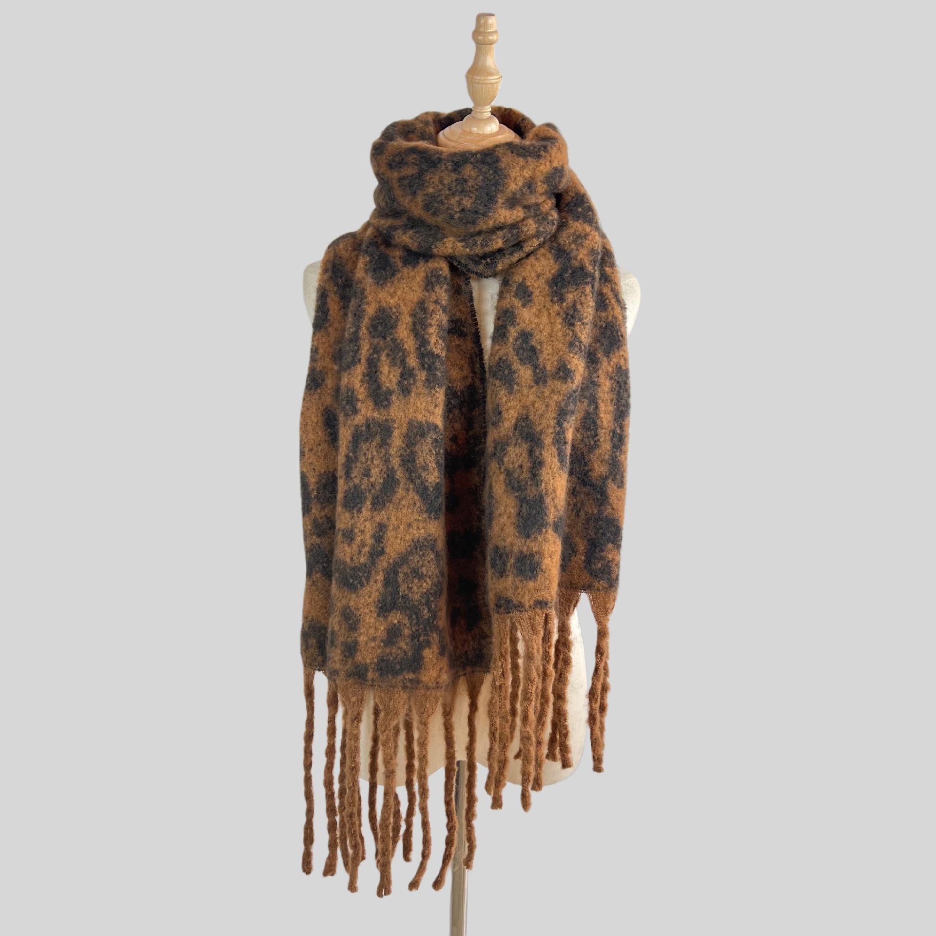

Autumn and Winter Retro Leopard Print Fringed Scarf Women s European and American Warm Versatile Shawl High-end Fringed Scarf