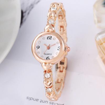 Neue Mode Damen Uhr Lässige Strass Quarz Uhr Damen Armbanduhr Relogio Feminino Geschenk für Freunde Familie Uhr