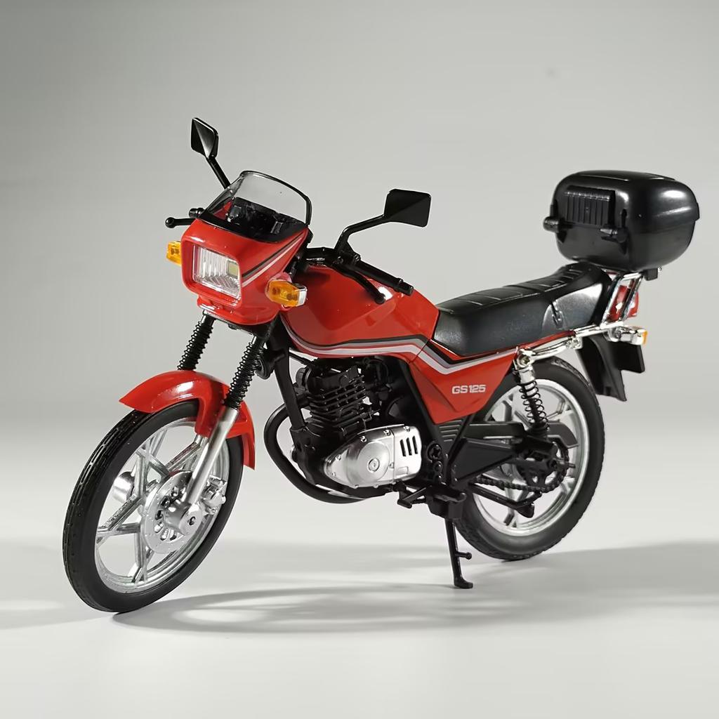 1:12 SUZUKI GS125 King Motorcycle Alloy Diecast Model Sound And Light Children's Toy Car Ornaments Trendy Decoration With Friend