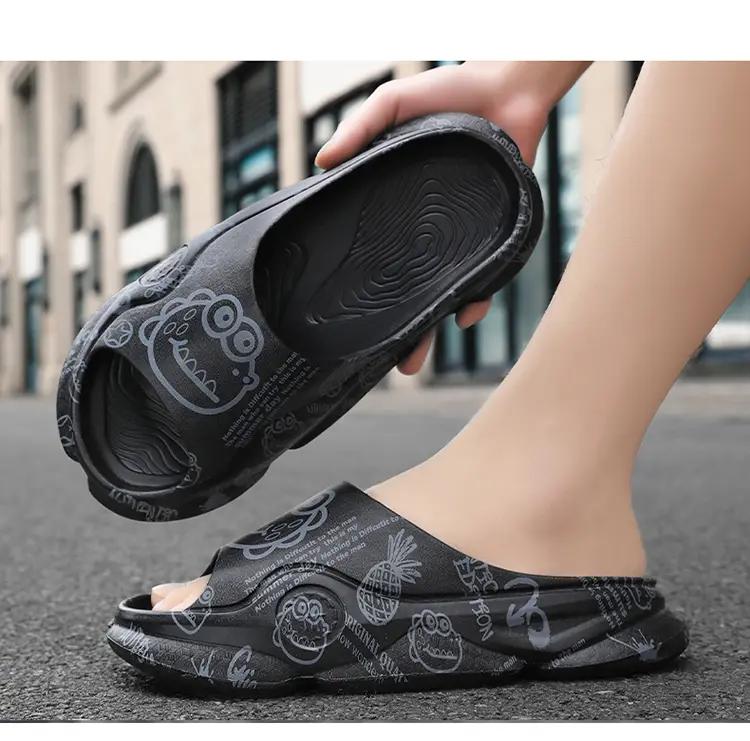 

Крутые тапочки для мужчин летом Новые модные домашние Мягкая подошва Противоскользящие EVA Модные парные тапочки EVA 2 цвета 36-45 38-39 чёрный