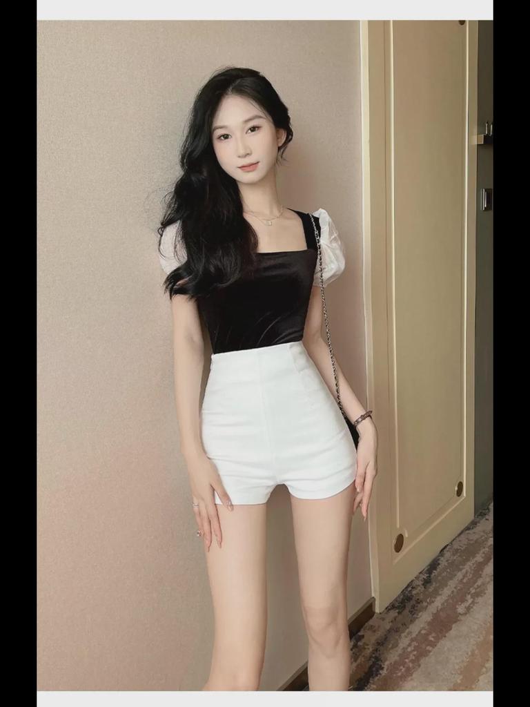 Schwarze elastische Shorts mit hoher Taille für Damen - Herbsttrend 2023, sexy lässige einfarbige Hüfthose